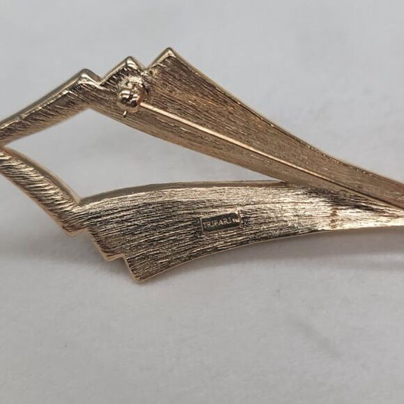 TRIFARI Vintage Brooch - Picture 4 of 6